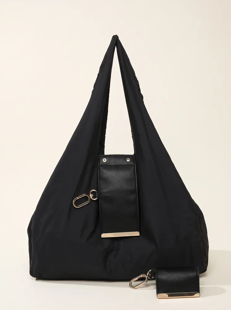 La misma Pocket Tote abierta y llena